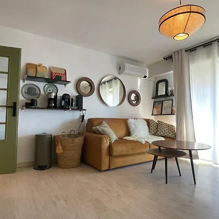 Vue - Terrasse - Parking - *